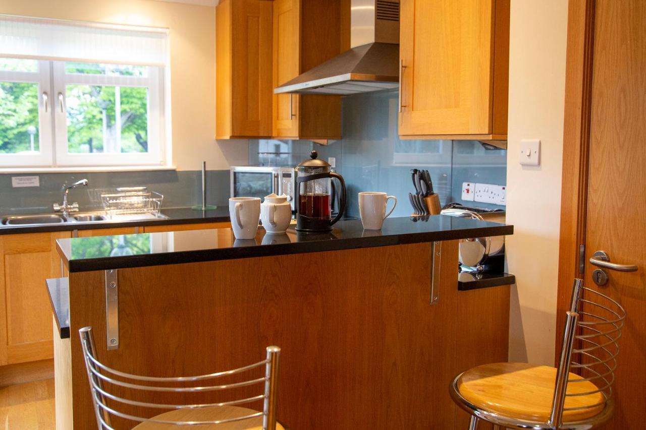 Links Apartment Brora Bagian luar foto