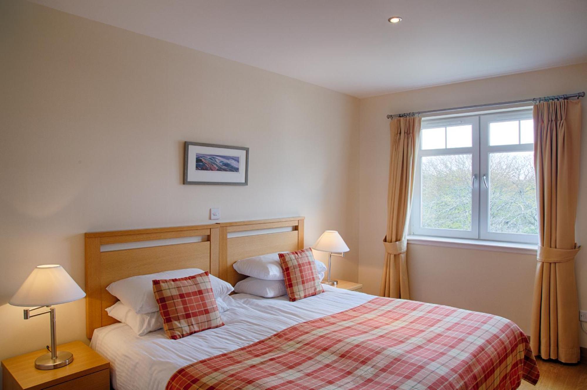 Links Apartment Brora Bagian luar foto
