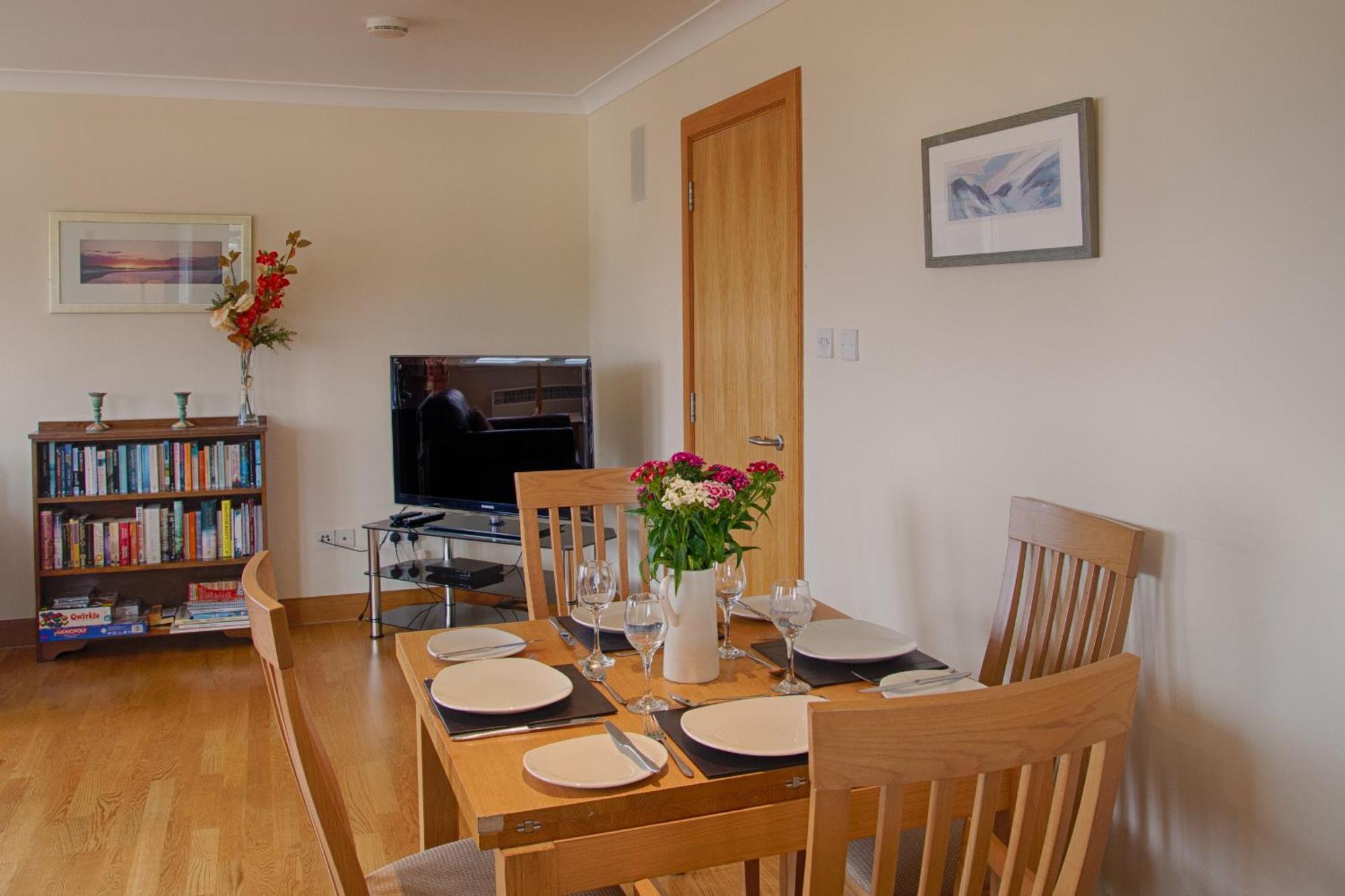 Links Apartment Brora Bagian luar foto